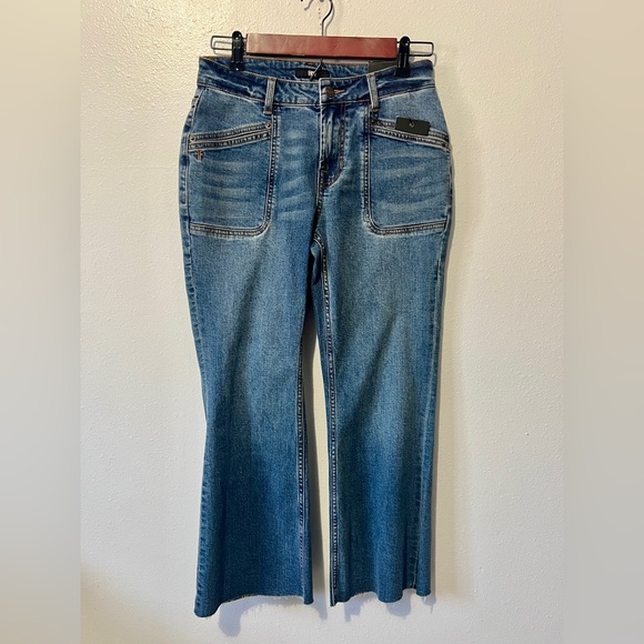 FRYE NWT the Veronica Cropped Bootcut Jean - Size 25 - Picture 3 of 13